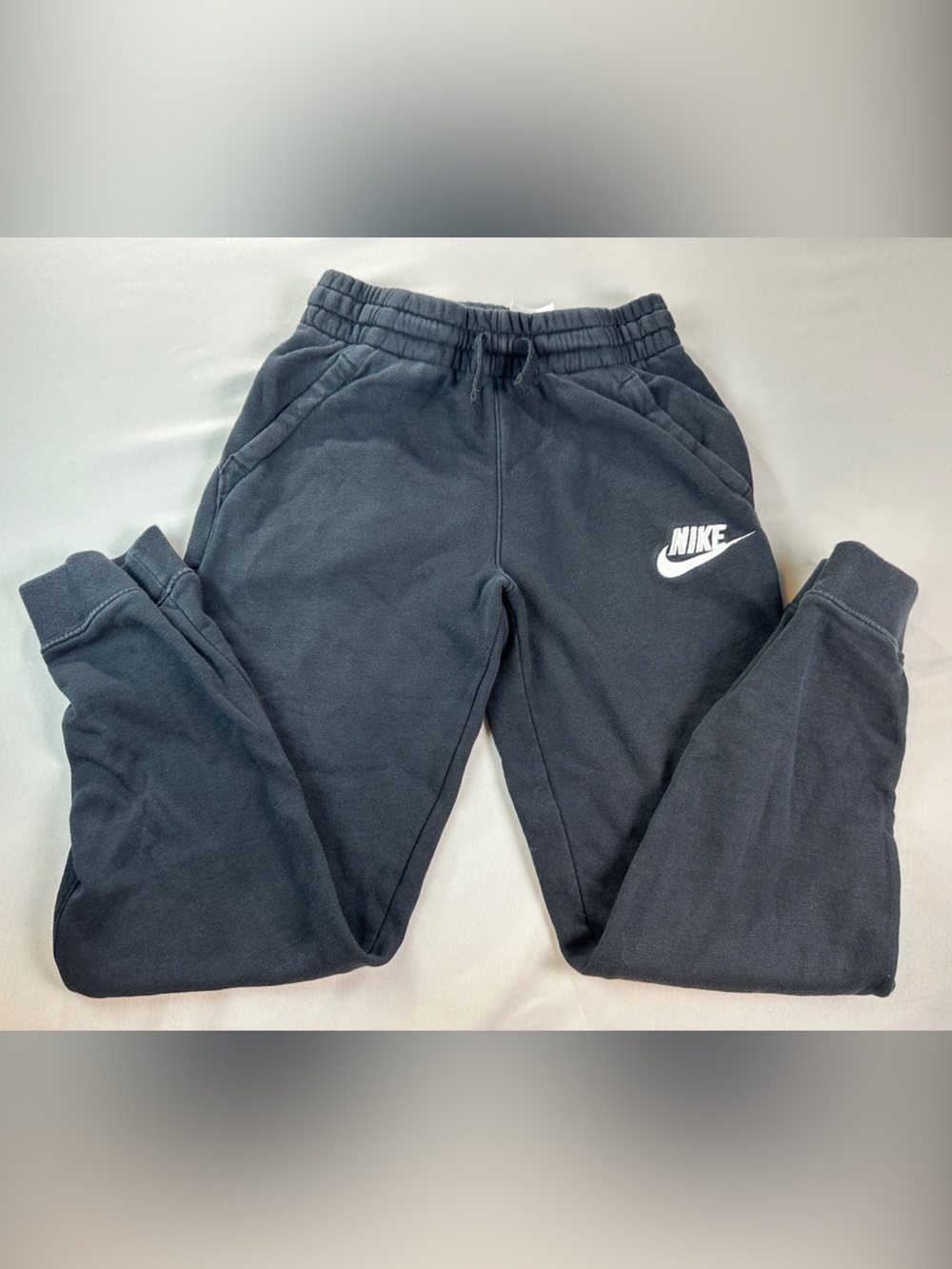 Nike kids Black Sweatpants with pockets Size Medium